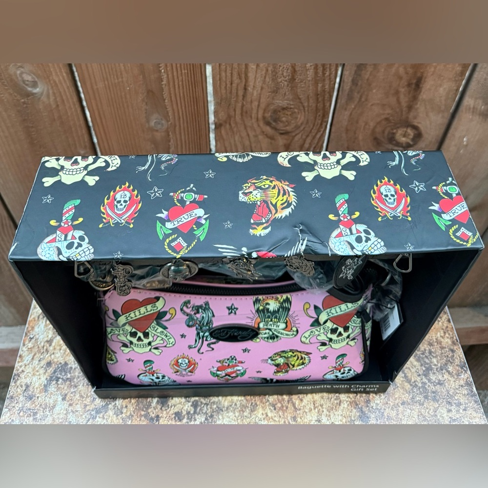 Ed Hardy Blush Baguette With Charms Gift Set - Picture 4 of 11